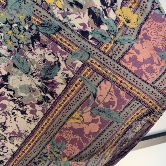 NWT. Jolt front pocket light summer top. Medium - Picture 2 of 9